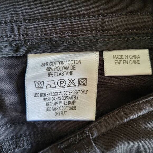 Green Lamb Womens Size 10 Cropped Pants Black Pockets Button Details Stretch - Picture 5 of 8